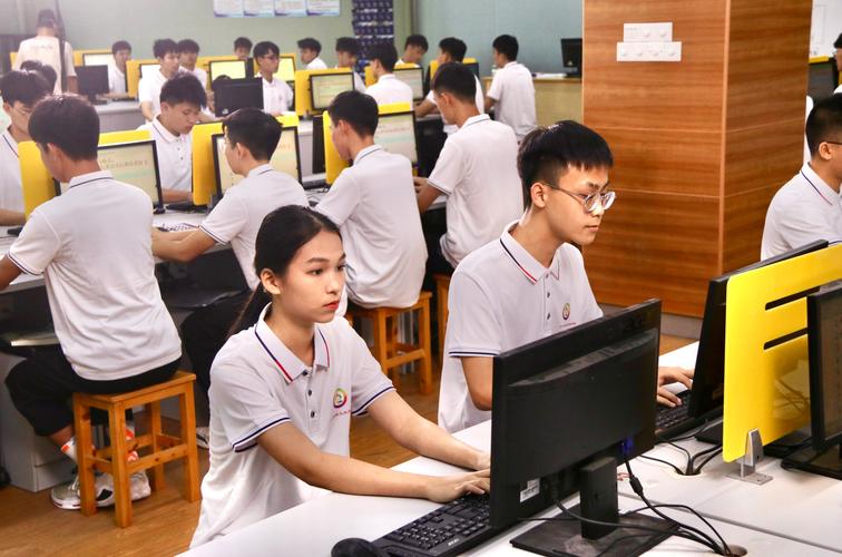 三年制中技 鸿途启航网络，技能与梦想的起点